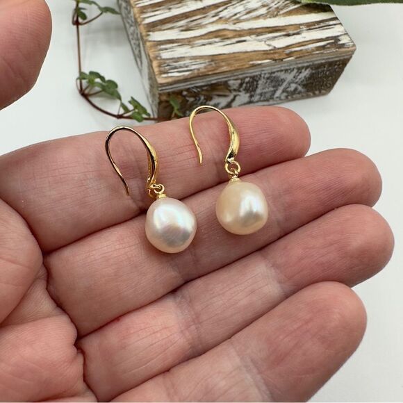 Baroque Pearl Gold Drop Earrings 18K Plated - Picture 4 of 5